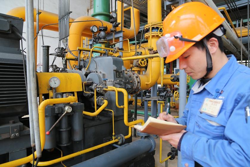 卢学锋 (2)_副本.jpg